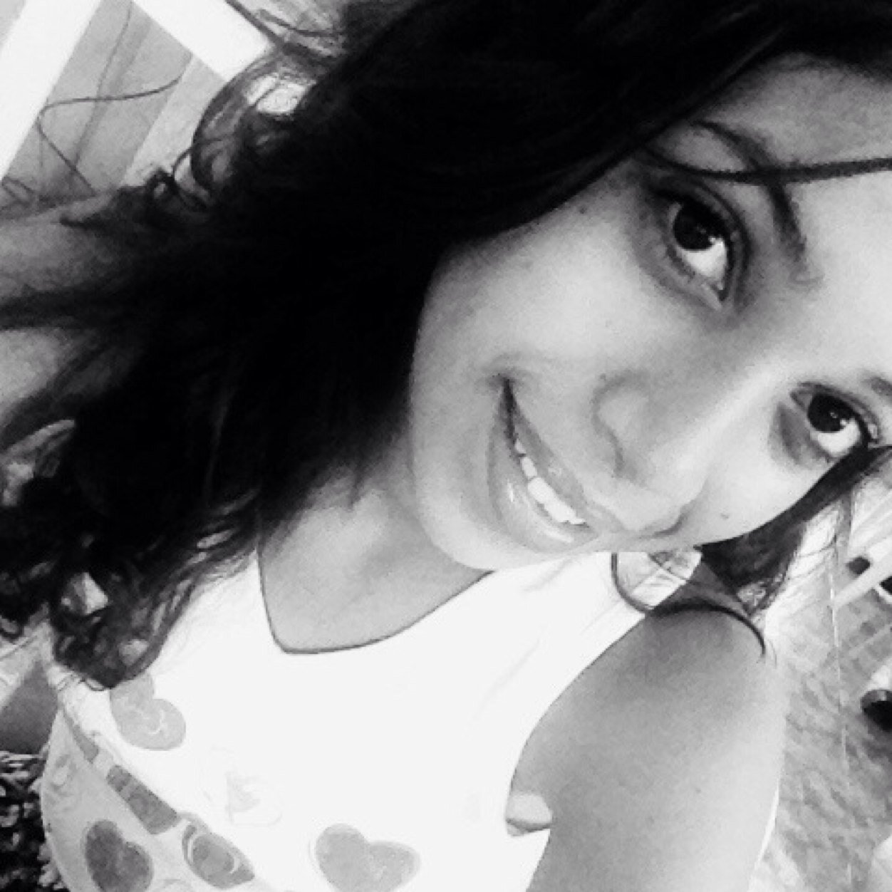 A vida é uma peça de teatro ,qe não permite ensaios .Por isso cante ,dançe e viva intensamente antes qe a peça termine sem aplausos ♥ !!