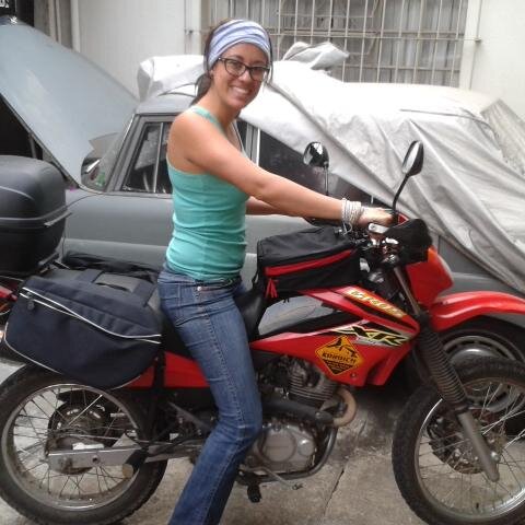 Una mujer guatemalteca, una moto Honda XR 125L, 3 países, más de 5,000 km, un sueño a realizar.