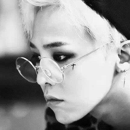 나는 K-POP를 좋아해요.
I love K-POP.
J'aime la K-POP