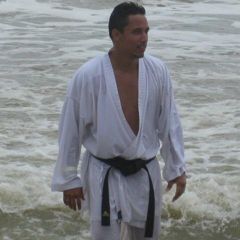 Instructor del Dojo JinSeiKan Argentina 2019. Entrenador de la Universidad Central de Venezuela 1999-2018. Instructor Shotokan KarateDo International Federation
