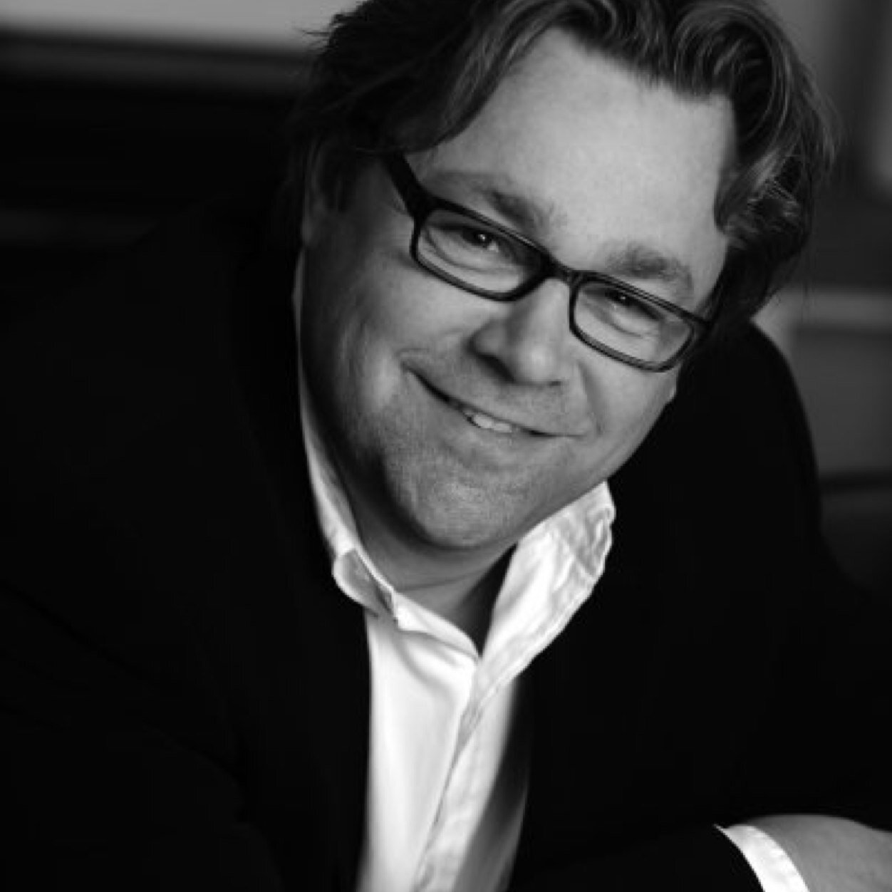 rnhzndnk's profile picture. 