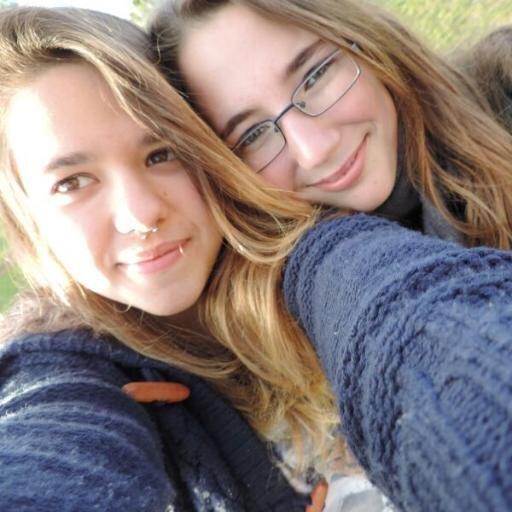 Lauritaap12's profile picture. Papelillos en la mano y humo pal‘ pulmón.                                          Llevo la sangre del león | The Weed of Lion.      Amando los tres colores.