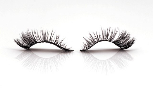 Beautiful cruelty free Mink Eyelashes Super soft ,glossy and resuable loved by celebrities.