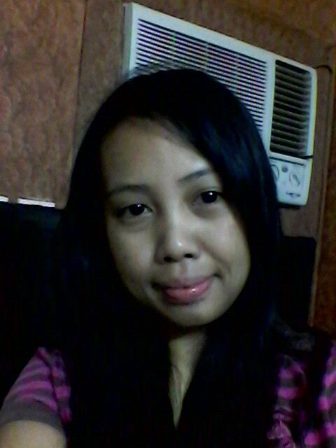 heyy* aku sisi :) follow me i will follow you back ,,:)