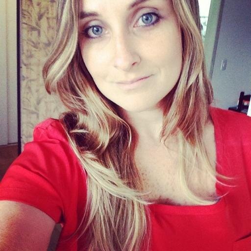 flacchia's profile picture. Terapeuta especialista em restauração - de relacionamentos e pessoas.
(Ex-marqueteira que seguiu o chamado para levar pessoas a Deus por meio do amadurecimento)