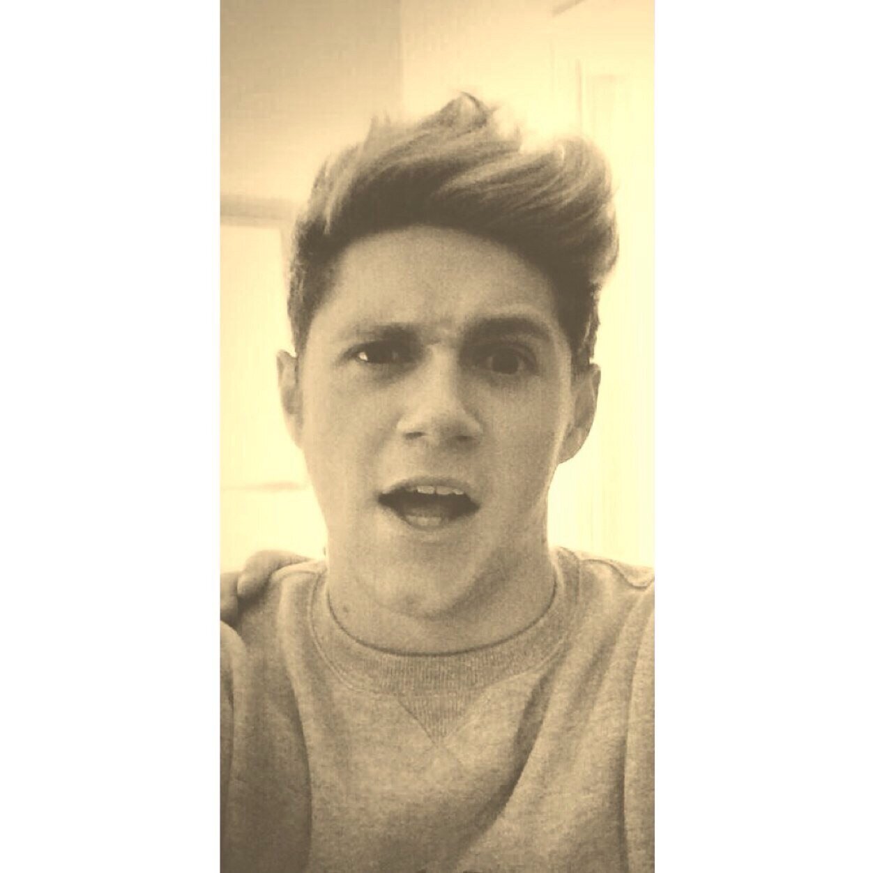 hi beautiful please follow me on @noniallergic i'll follow you back there i promise