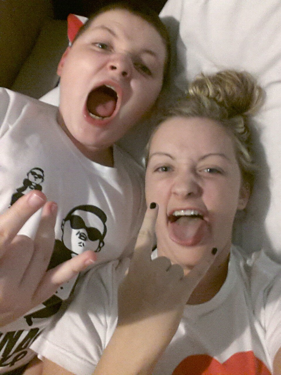 x_hevv's profile picture. 