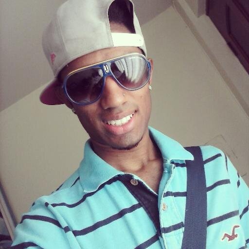 Robert_r70's profile picture. *Se for para chorar, que seja de alegria*