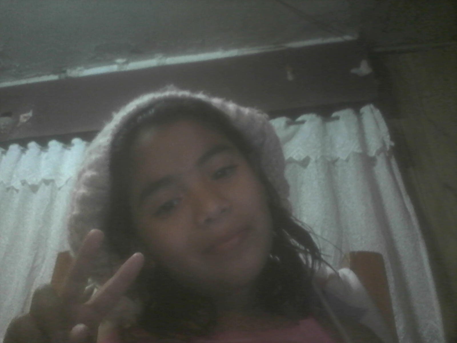 estudio en la esc 220 como algunas chicas lo que mas mg aunque no lo crean es estudiar jaja mg estar con mi hremana selena y mi famila jaja besos