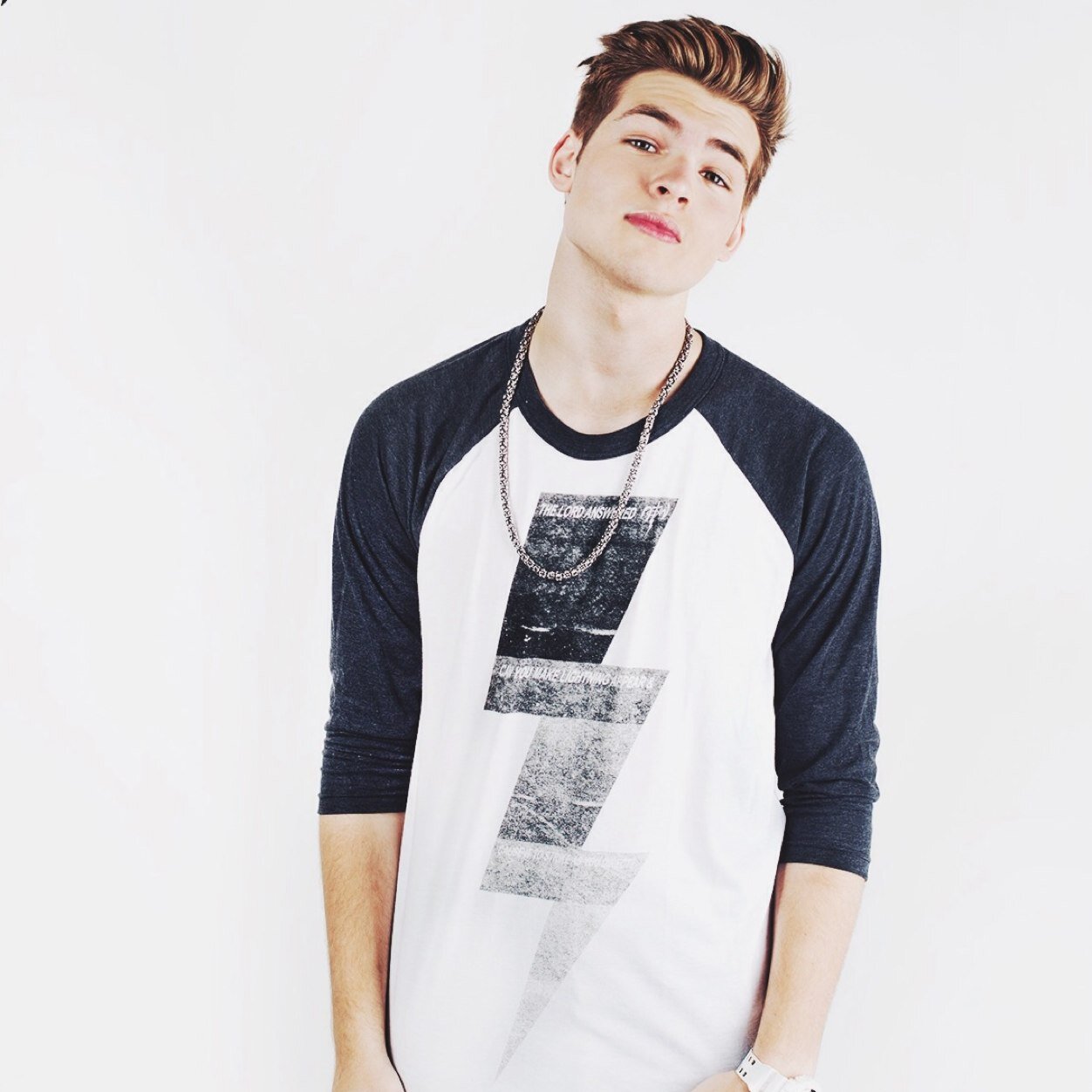 NOTICED/FOLLOWED BY @levimitchell on 4-29-13 @ 9:36 pm levi is an inspiration, life changing