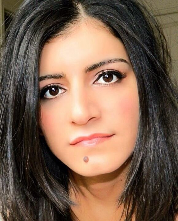 j_yasmina's profile picture. 