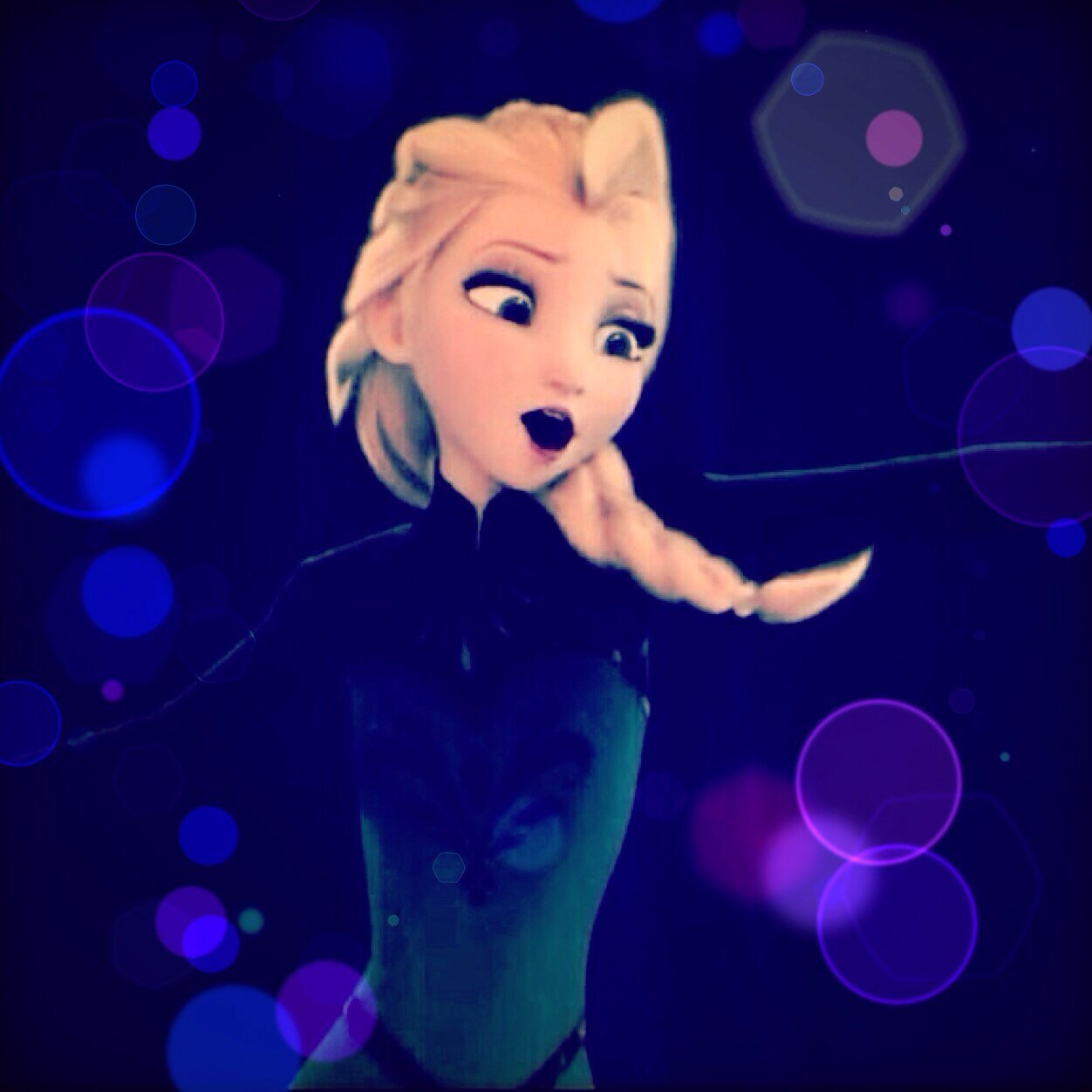 The Queen of Arendelle. RP account. My amazing sister is @princessA_n_n_A. My best friend is @PrinceMarth1