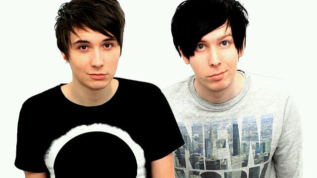 thsi is a free follow so follow my main acc @CharmanderLight :3