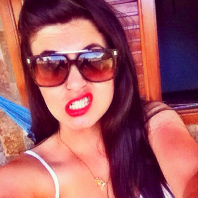 Siga-me os bons. http://t.co/FgcMIGp0u5  ★