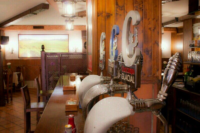 Visiten Restaurante Mesón las Rejas en la calle Doce de Octubre