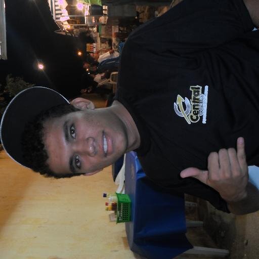 21 anos, escorpiano, corinthiano e feliz da vida...