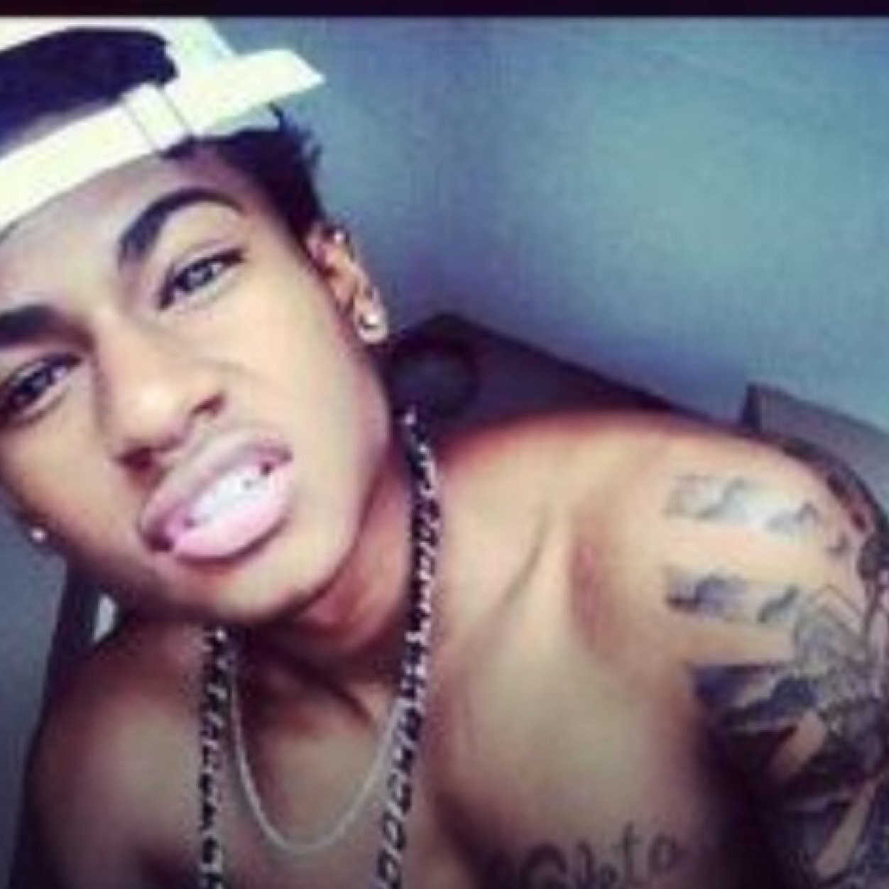 #teamfollowback #instantfollow SINGER/MODEL FROM USA/LONDON