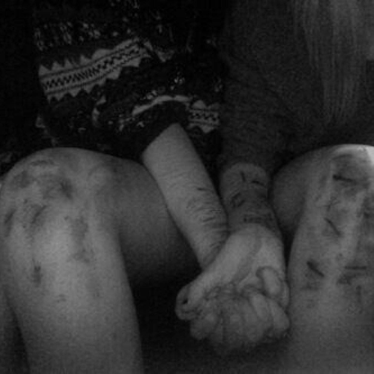 a normal girl who hate herself. I have two sides, the one i show other peoples and thw one only I know.