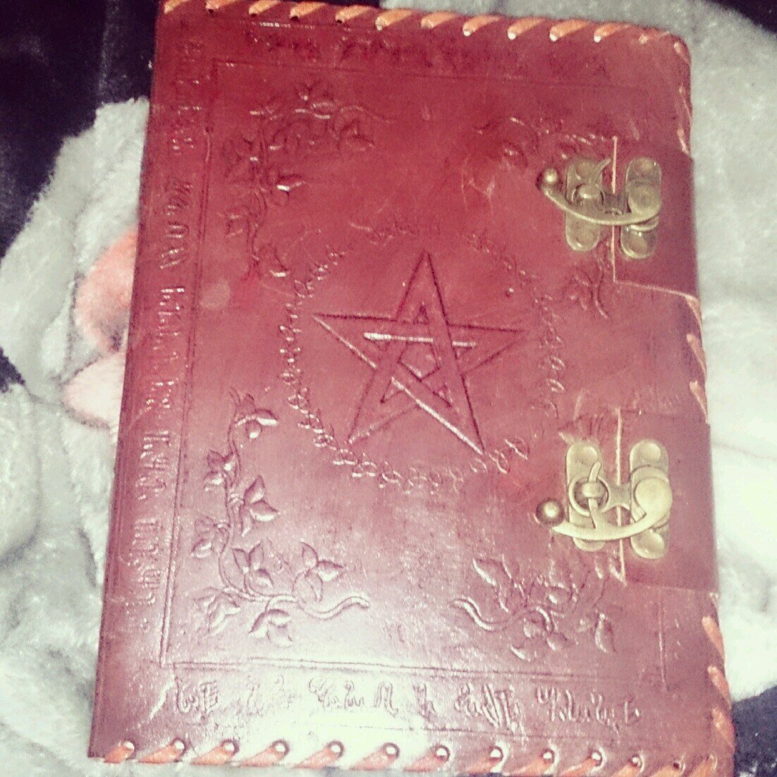 hi I'm candi I'm a wiccan witch wife and mum im also one of three co founders of Gloucesterhire supernatural seekers a paranormal group from gloucester  xxx