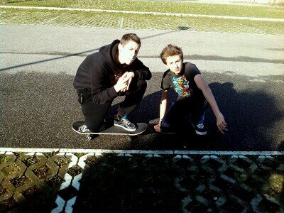 Mi chiamo riccardo ho 14anni e tifo milan e adoro gli one direction