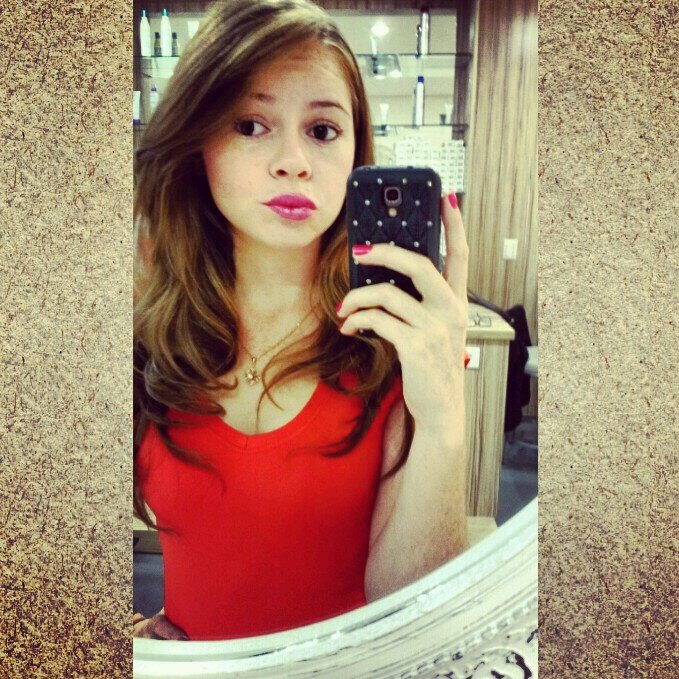'- Não tenho tempo para mais nada, ser feliz me consome muito ♔ -'