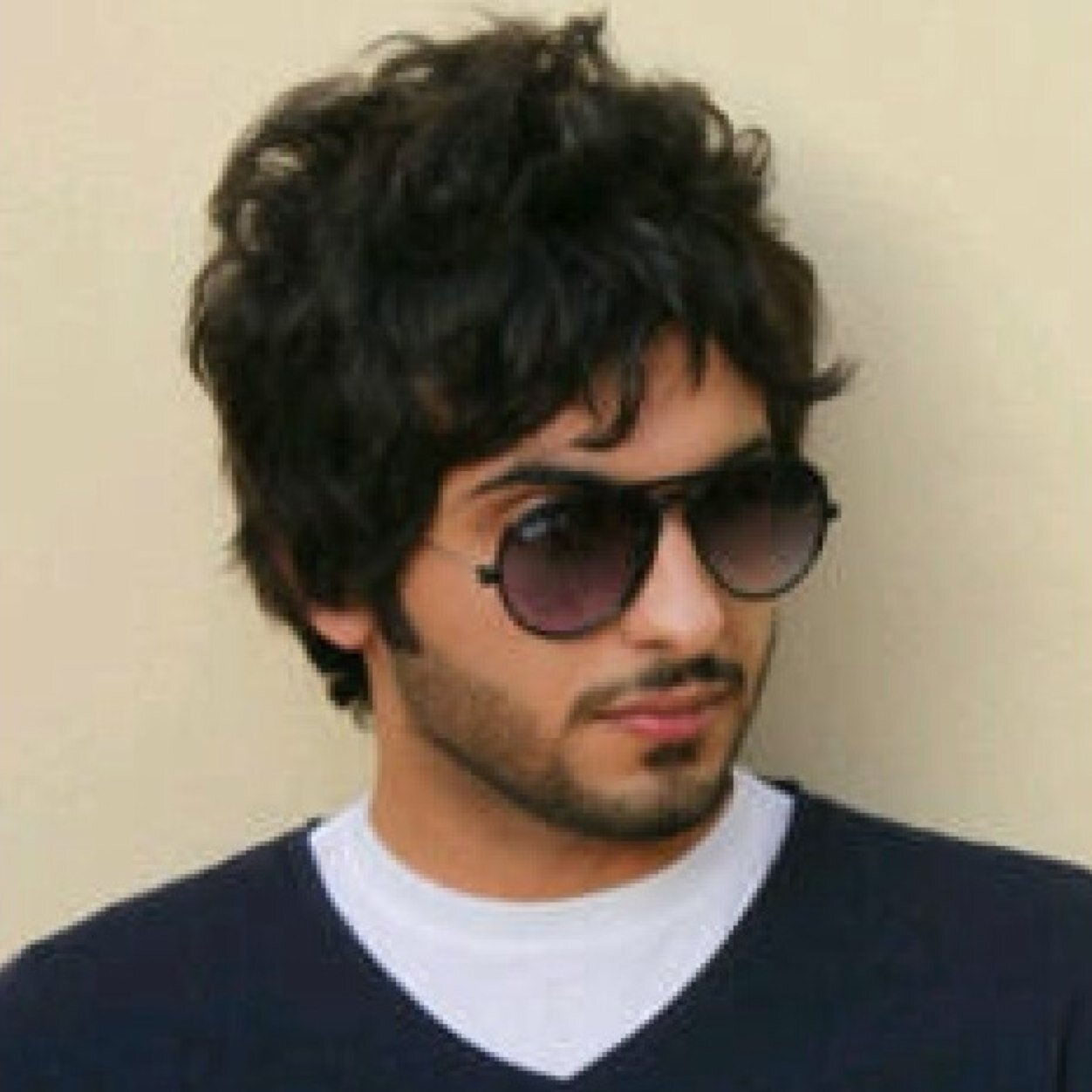 ‏أحببتُـك ف عام مضى
وسأعشقكَ ف عامي الجديد ..♡(=| :(