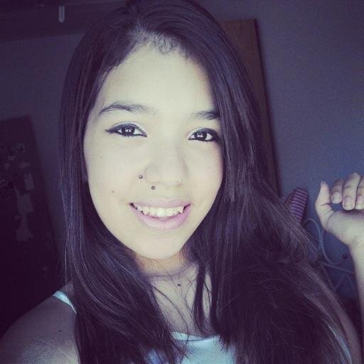 - me segue que eu te sigo de volta (: