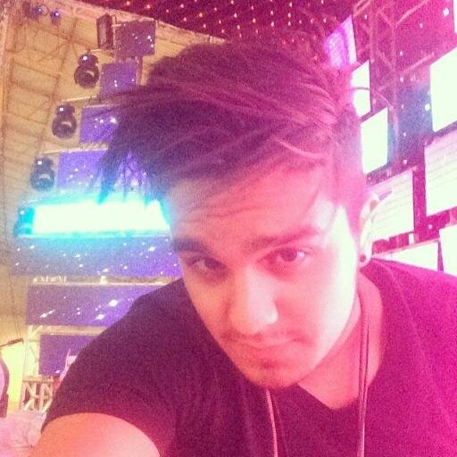 O verbo amar se conjuga em todos os tempos , e o nosso tempo é hoje Luan. ♥     FC criado em 11/02/14