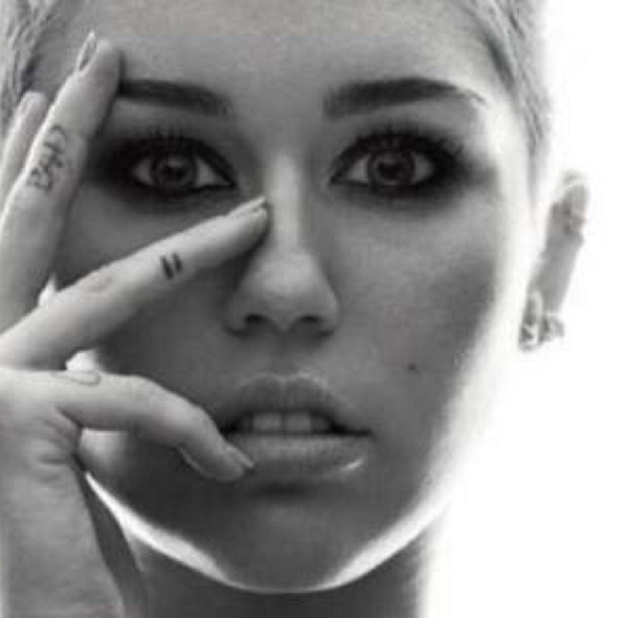 Orgullo de ser SMILER3 MileyCyrus? Mas que una idola ∞ we can't stop & we won't stop 3