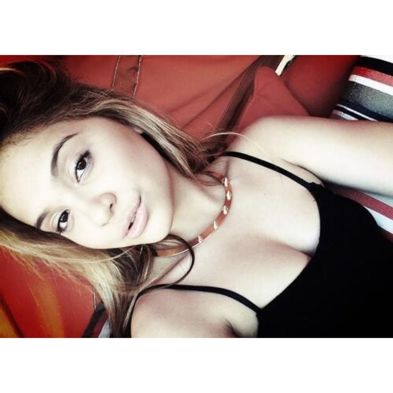 shfake's profile picture. I like weed.