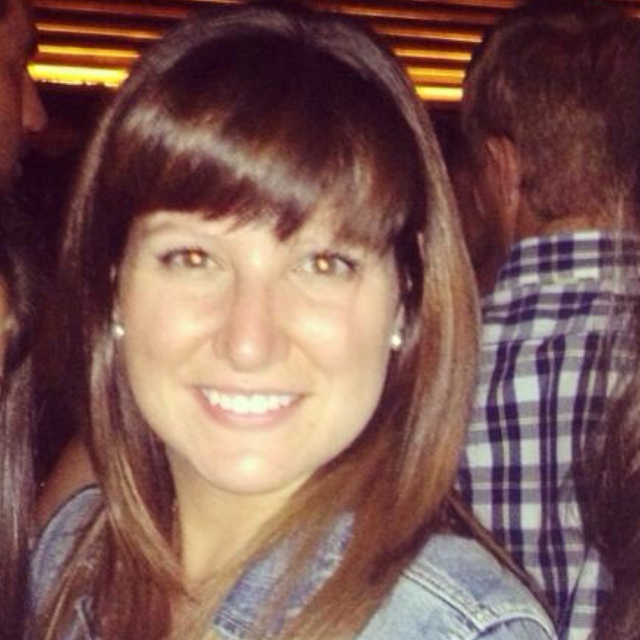 emilboucher's profile picture. Jeune femme à toupette. Marketing @SunLifeQC.