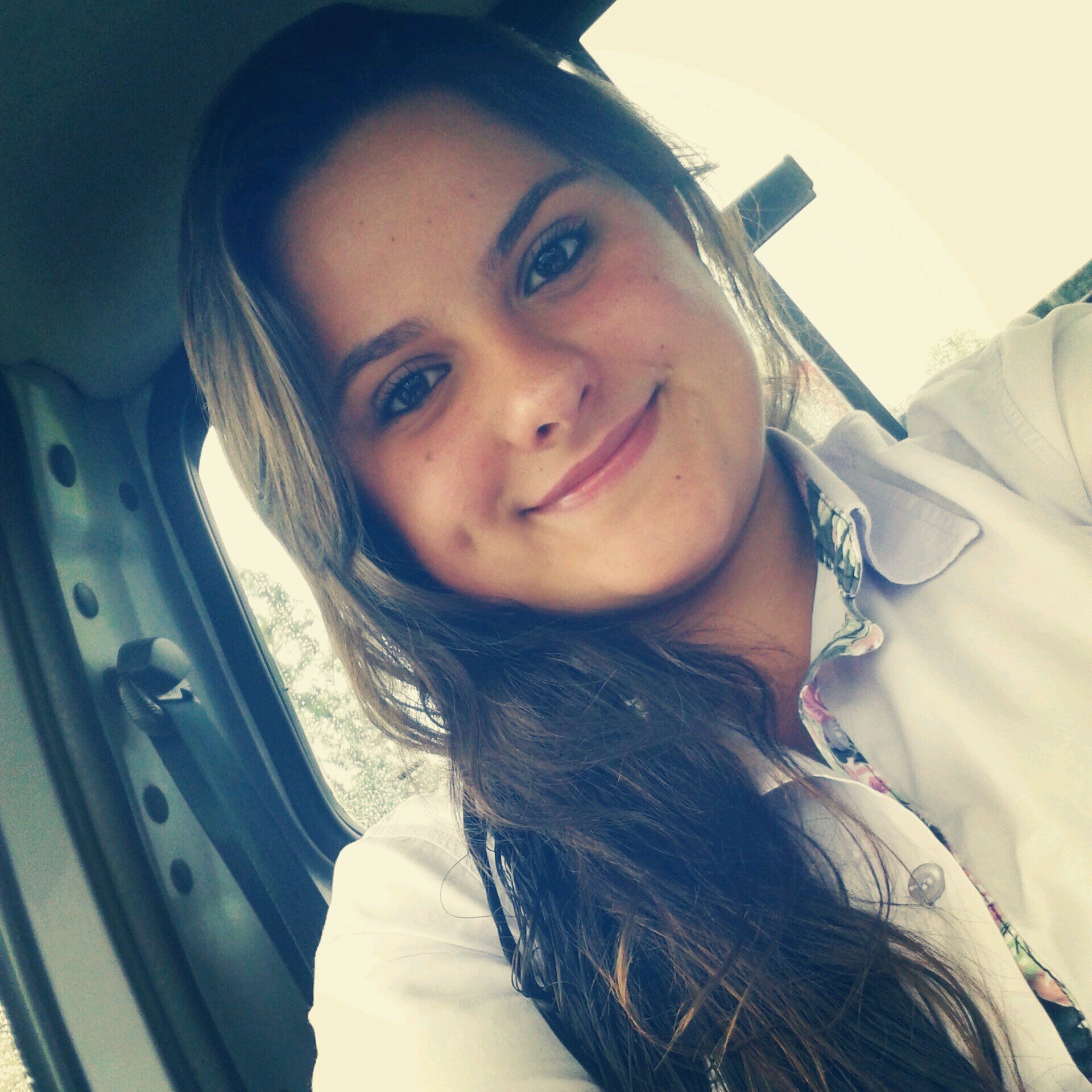 Por fora a menina que todos julgam, por dentro a garota que poucos conheçem!  ;)