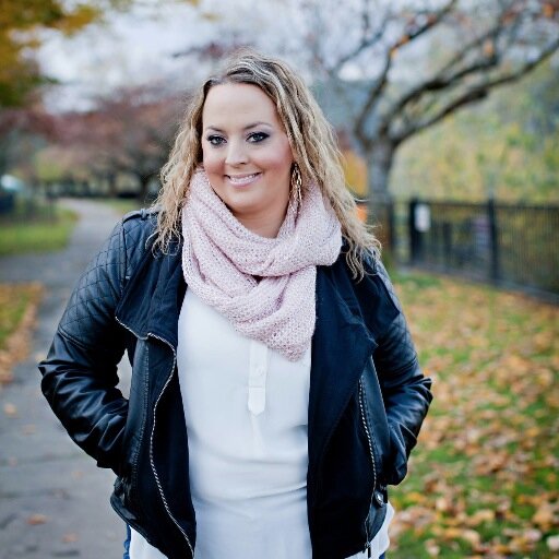 deylahuss's profile picture. Portland & Seattle Lifestyle & Wedding Photographer