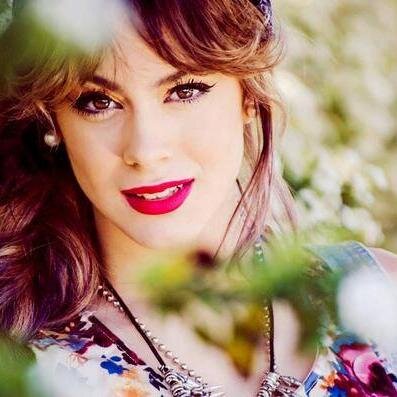 bailarina,cantante,cocinera.