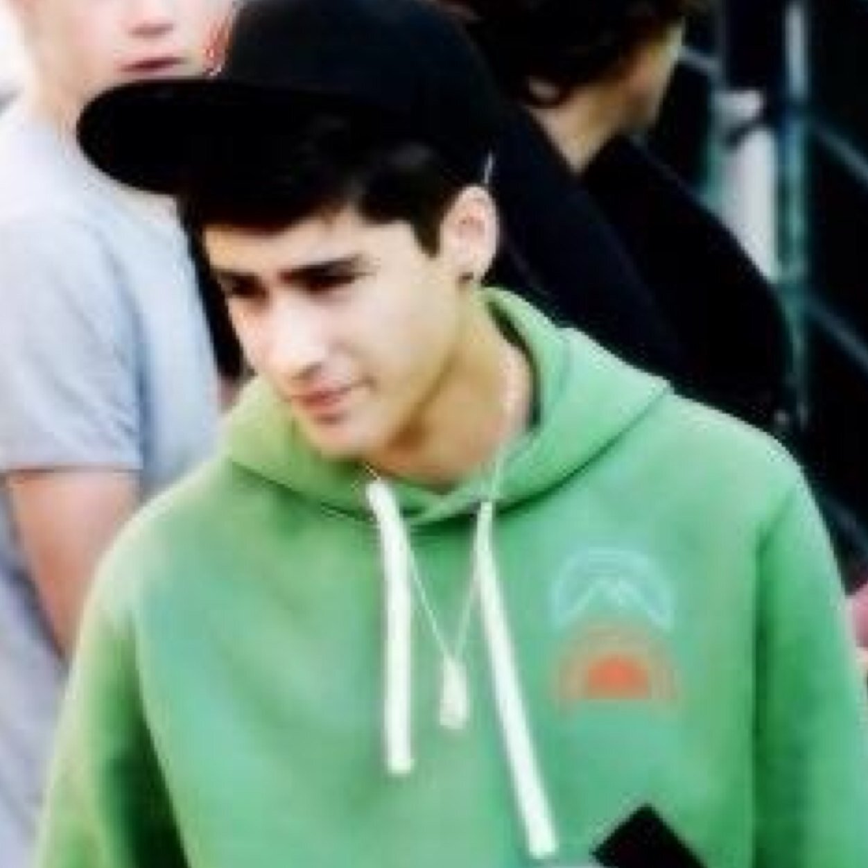 I JUST GAVE YOU A FOLLOW SO FOLLLOW @halfwayniall