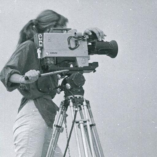 Managing Editor at http://t.co/wls7AhKEk9. I'm a former News shooter, editor and producer, now enjoy making videos on my own terms. Love art!