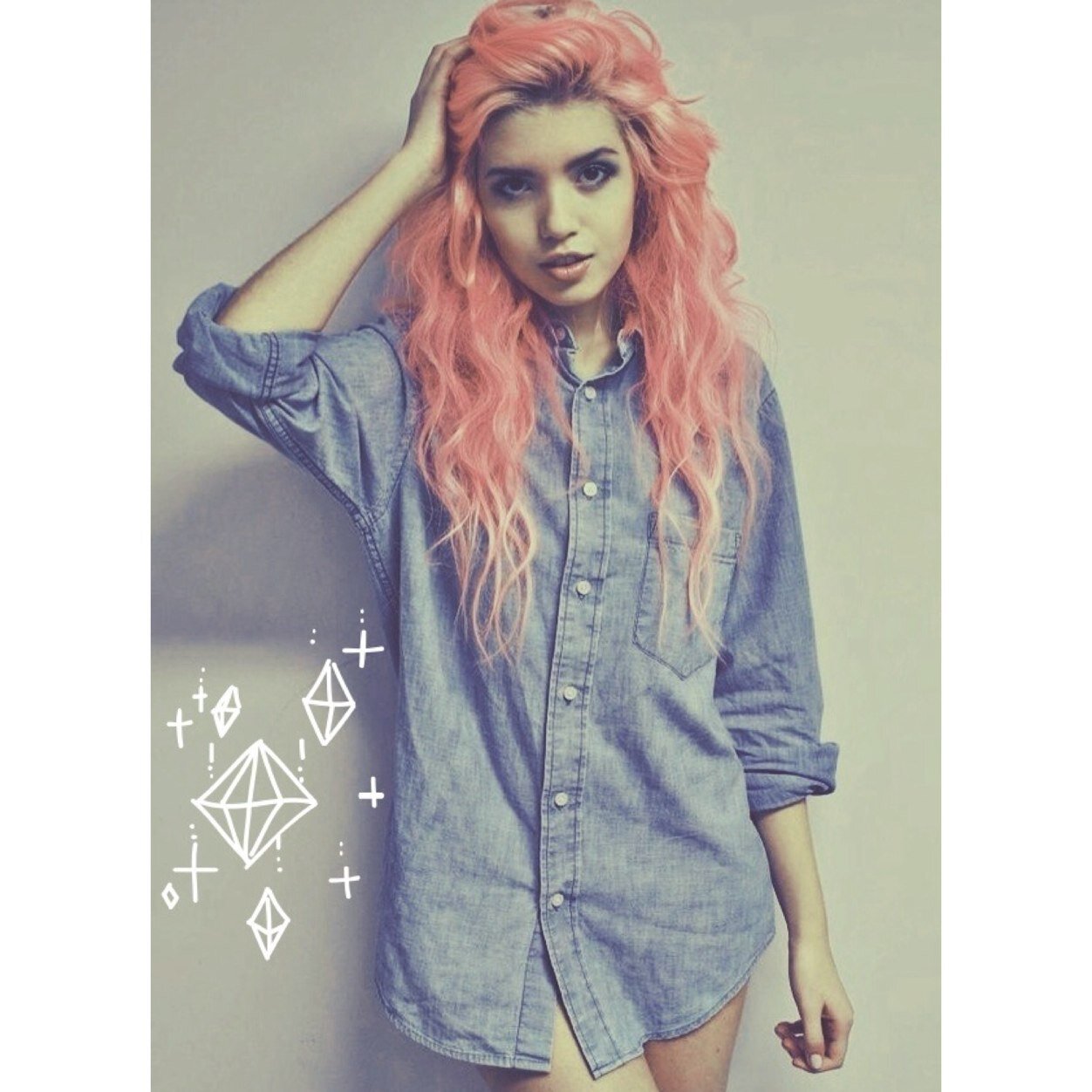 ❥I'm 18 and I have a blog that discloses all the gossip at Castlewalk Academy. I'm the nicest person you will ever meet.❥ ∞Blake is my Nemo.∞