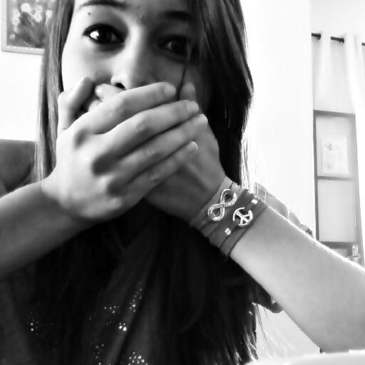 Por um minuto eu queria saber qual é a primeira coisa que se passa pela sua mente quando você ouve meu nome.”
— Clarice Lispector.