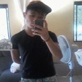 não sei si faço o melhor, mas sei que faço o meu melhor,oq eu preciso eu sei de cor foco,força,fé e suor.