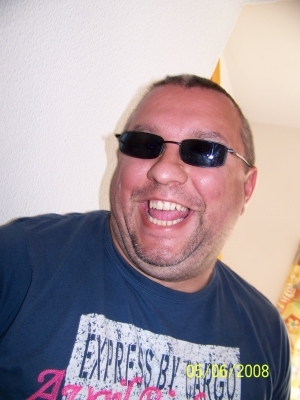 fosseene's profile picture. debutant trop agé