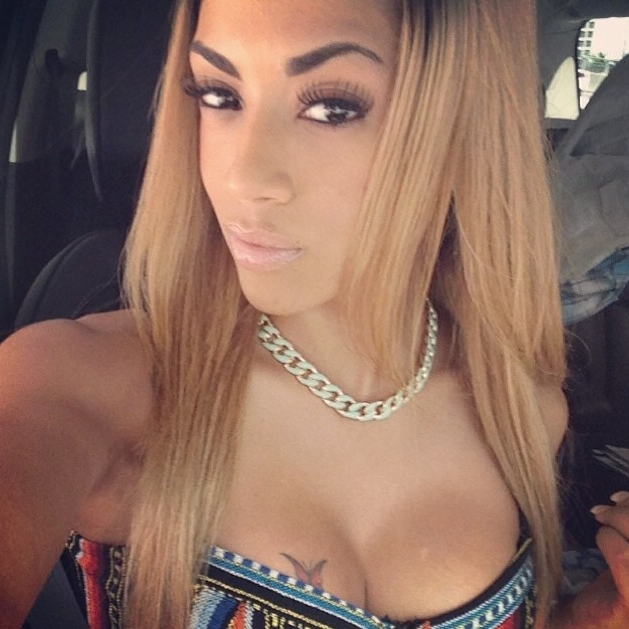 _TiffanyElissa's profile picture. High Heels & High Standards ✌