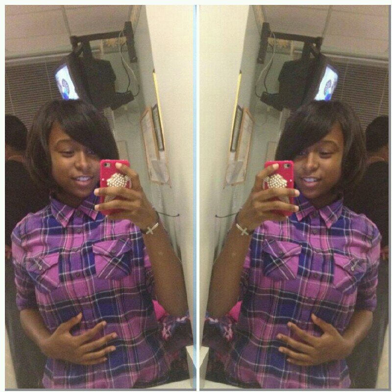 ..Follow Or Nahh ? ill follow backk !! Im Chillen || Pretty || Stoner || Heart Breaker || ..Ball Is Lifee !! Im My Own Shoota !! Owwe Ayee Turn Up