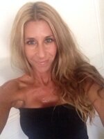 mom to 4 beautiful girls sports junkie exercise addict