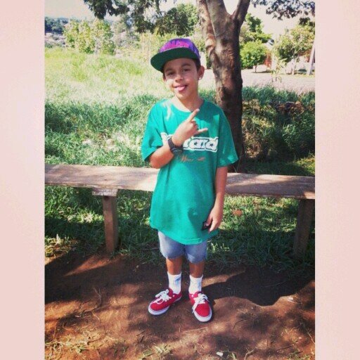 A vida me ensinou a nunca desistir , nem ganhar , nem perder mais procurar evoluir...! ¥ ¥