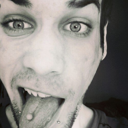 elnosh12's profile picture. * Arnaud * 21 ans * Gay * couple * Seine-Saint-Denis *