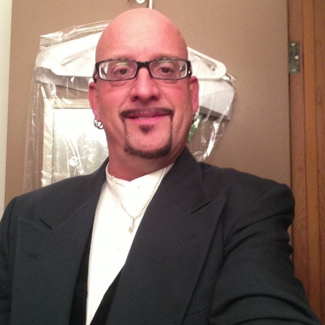Im a huge Cowboy fan.i used to be a DJ.i just living life day by day.i love all types of music.if you have snapchat add me.Mrdjriddle67.
