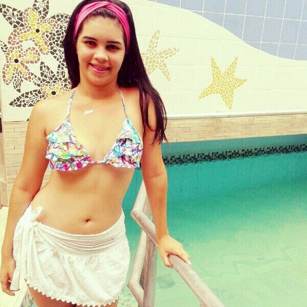 《 Com Deus tudo da certo   》14 anos , namorando