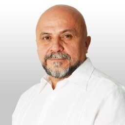 Ciudadano comprometido con mi ciudad. Con mucho orgullo, cancunense y actual regidor en el ayuntamiento 2013-2016. Cancún, México · http://t.co/1C2MMB73y4
