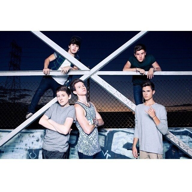 you can dm us about anything or anyone and we will tweet it annonymously. no hate intended