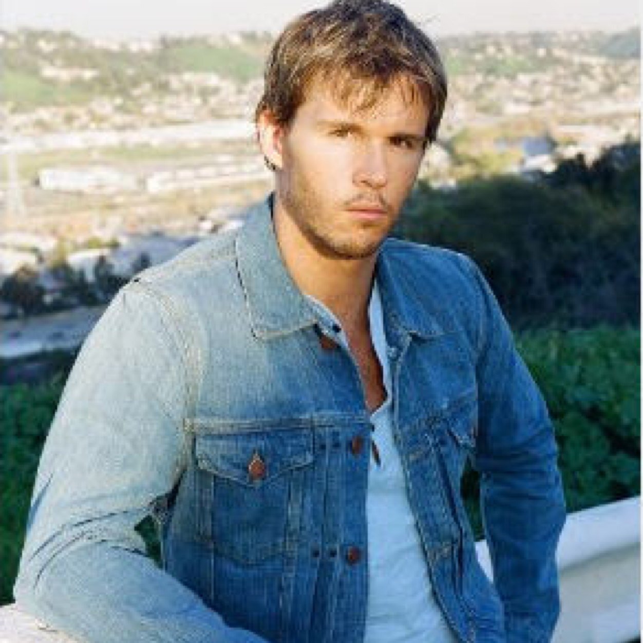 I'm Jason Stackhouse and i'm gay. #Single. [TP RP 21+]